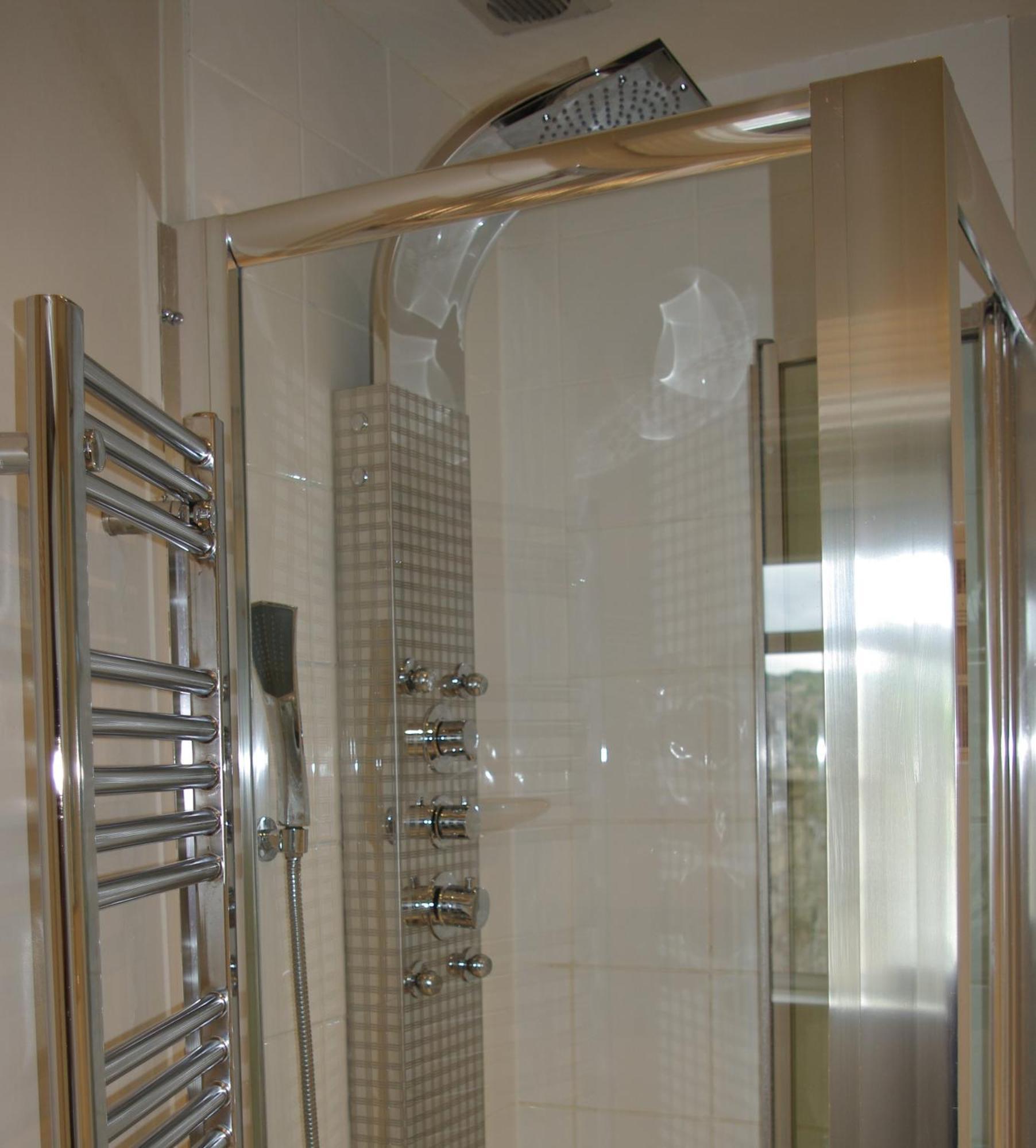 The Bath House Boutique B&B - In-Room Breakfast - Free Parking מראה חיצוני תמונה